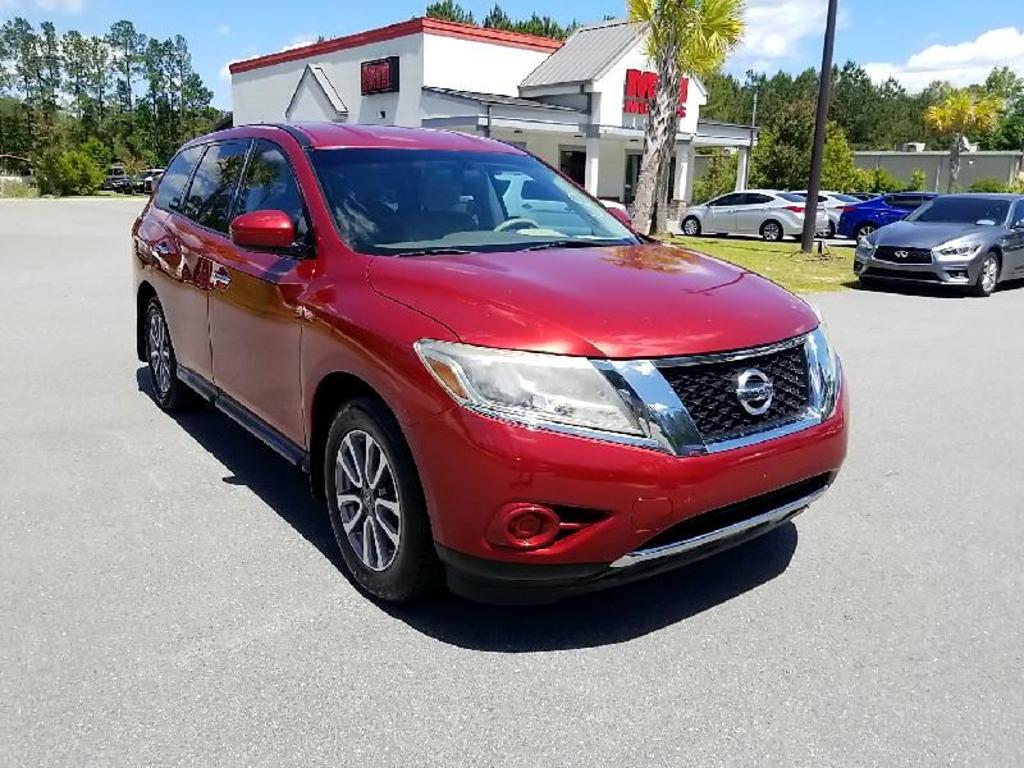 2014 Nissan Pathfinder S photo