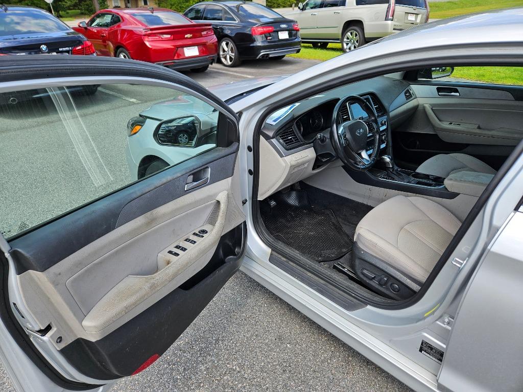 2019 Hyundai Sonata - $12,500