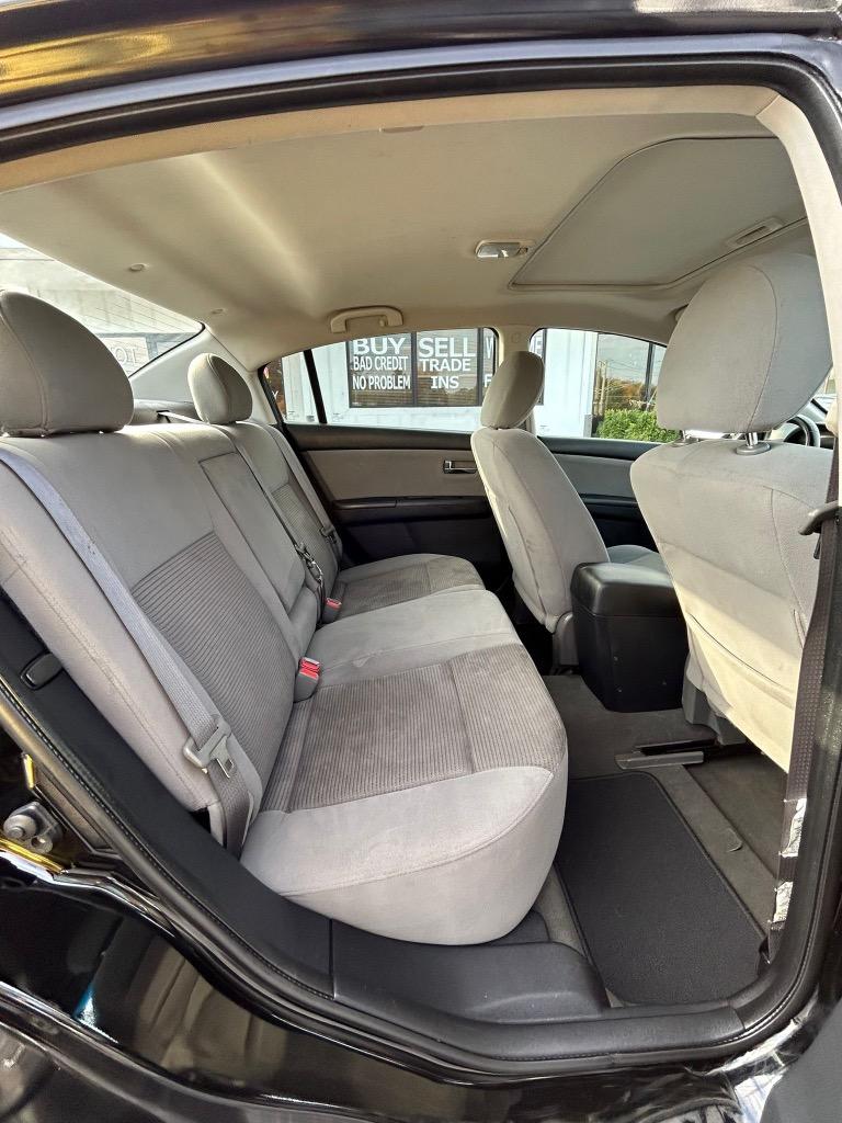 2012 Nissan Sentra 2.0 photo
