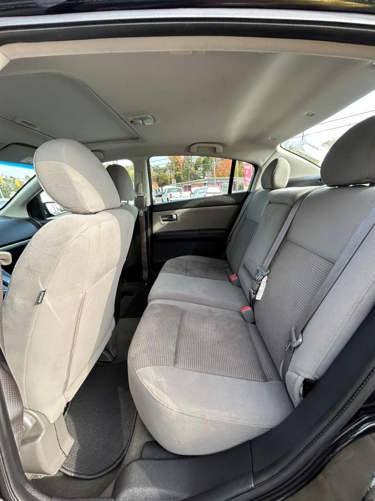 2012 Nissan Sentra 2.0 photo