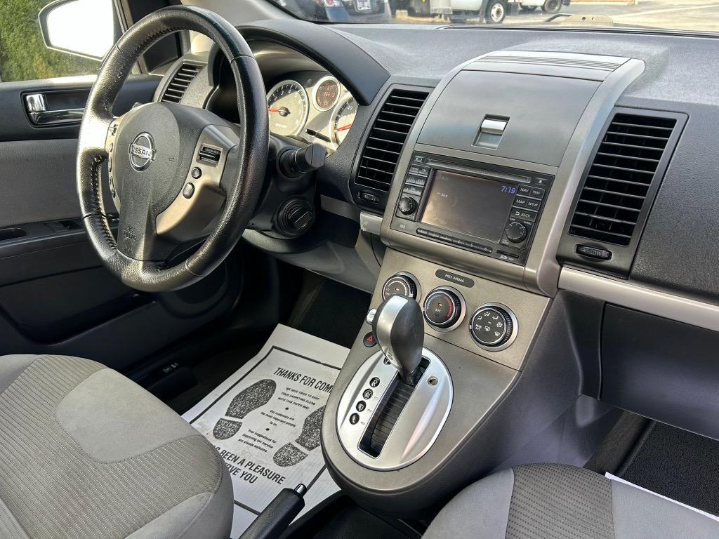 2012 Nissan Sentra 2.0 photo