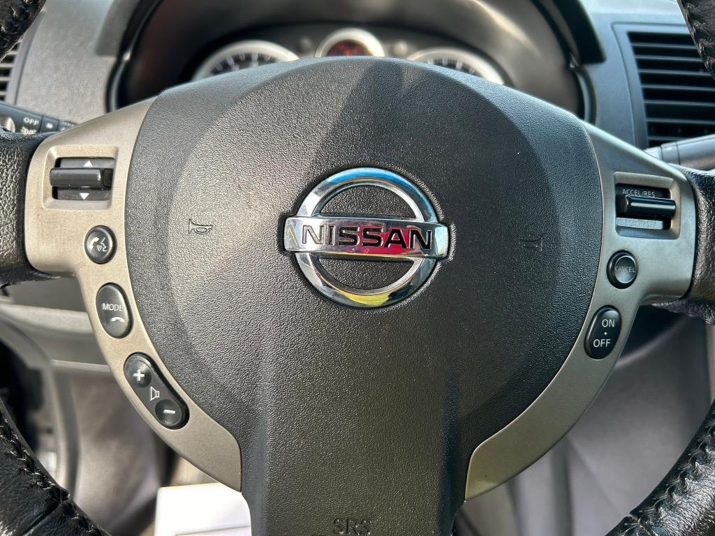 2012 Nissan Sentra 2.0 photo