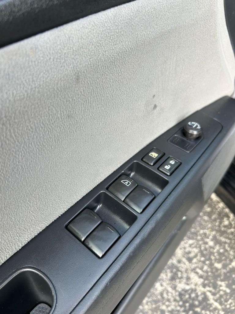 2012 Nissan Sentra 2.0 photo