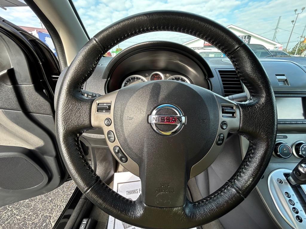 2012 Nissan Sentra 2.0 photo