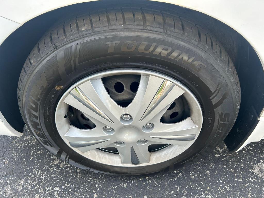 2020 Nissan Versa S photo