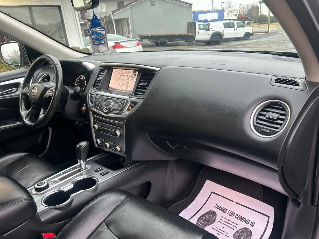 2018 Nissan Pathfinder SL photo
