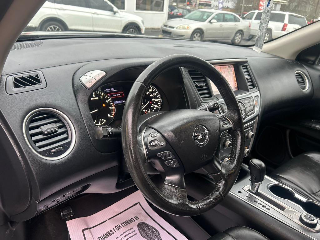 2018 Nissan Pathfinder SL photo