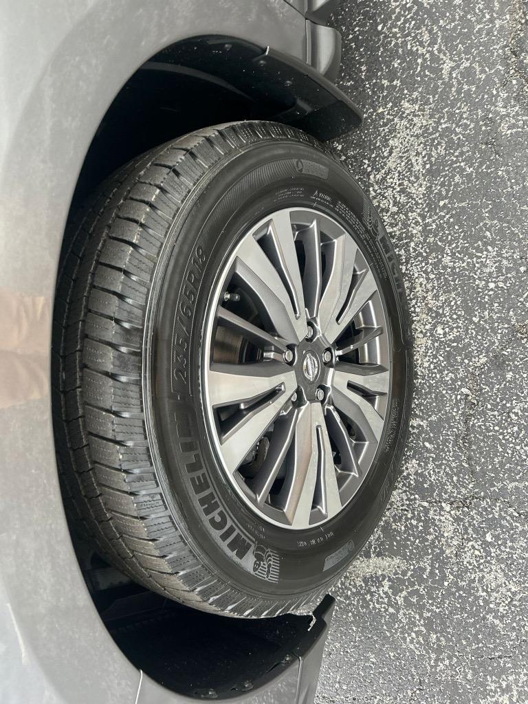 2018 Nissan Pathfinder SL photo