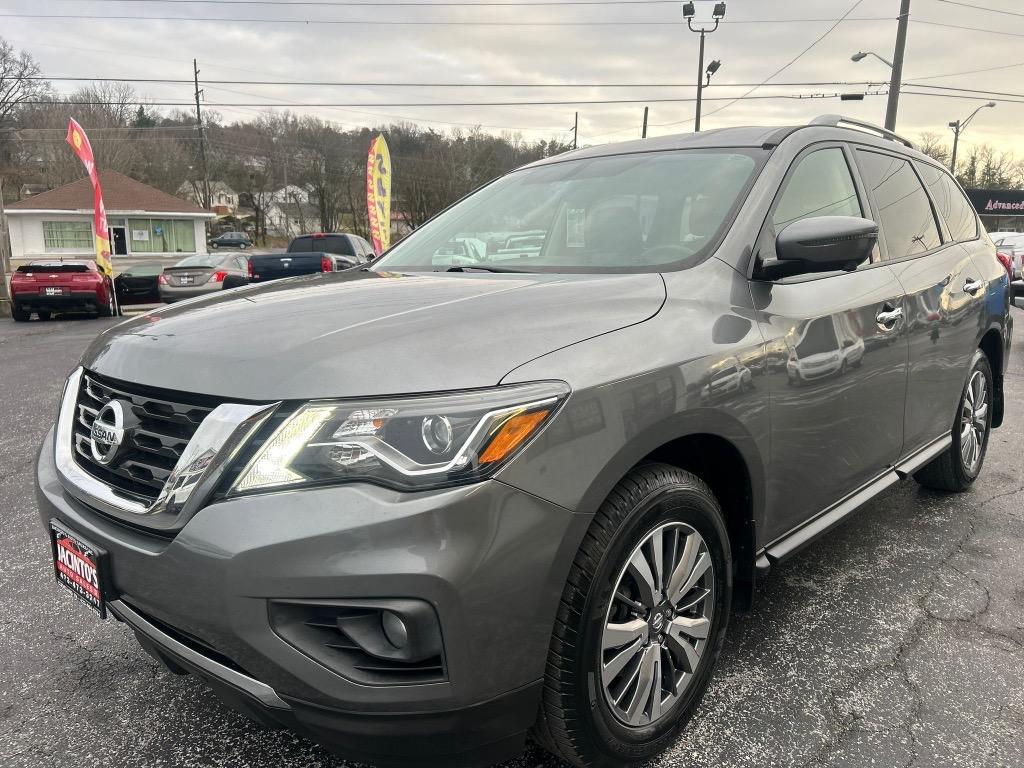 2018 Nissan Pathfinder SL photo