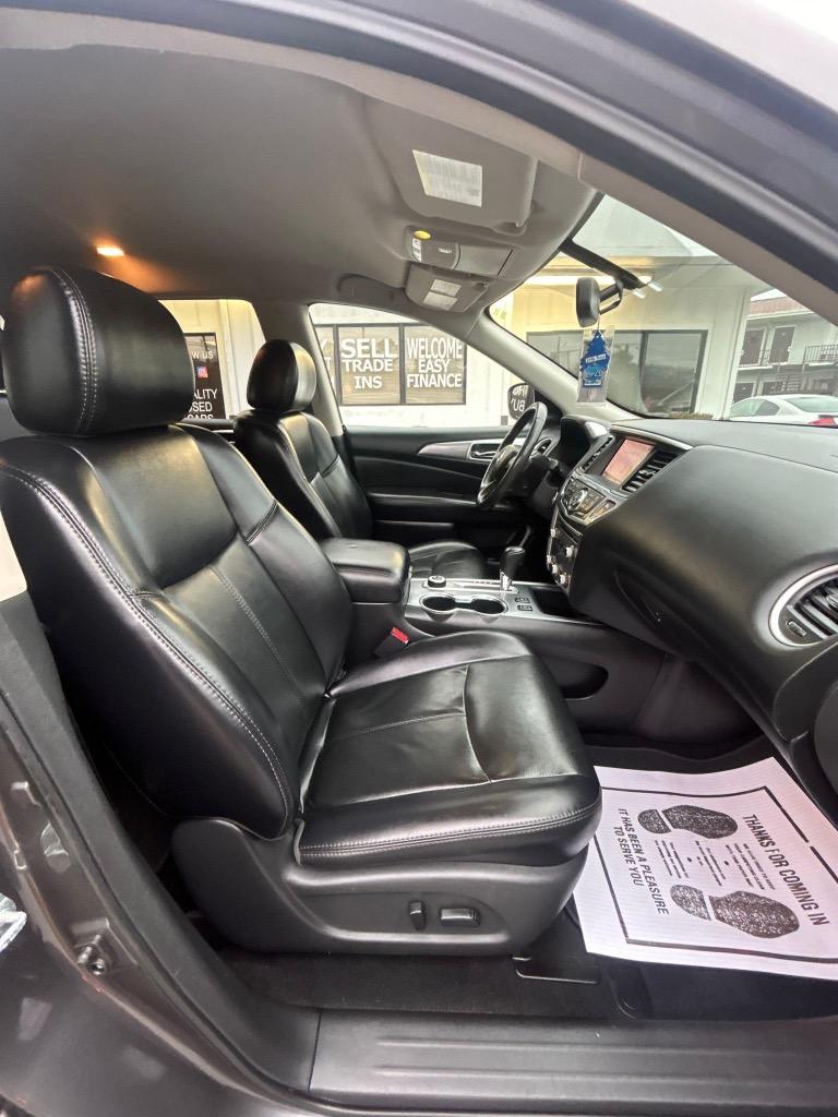 2018 Nissan Pathfinder SL photo