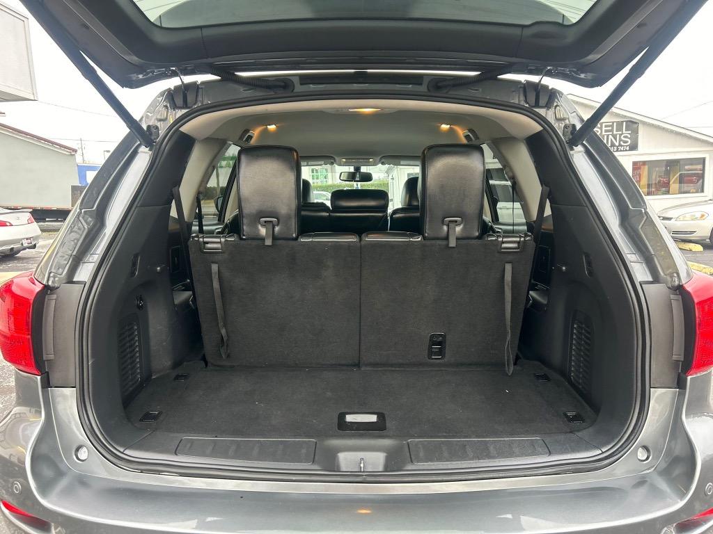 2018 Nissan Pathfinder SL photo
