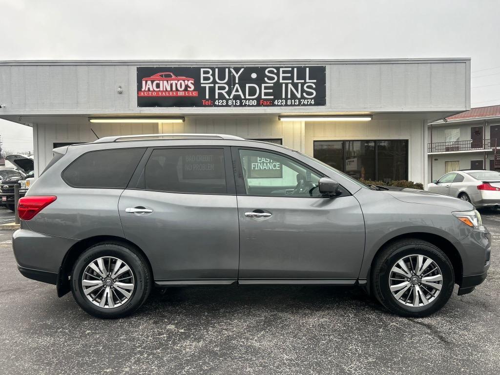 2018 Nissan Pathfinder SL photo