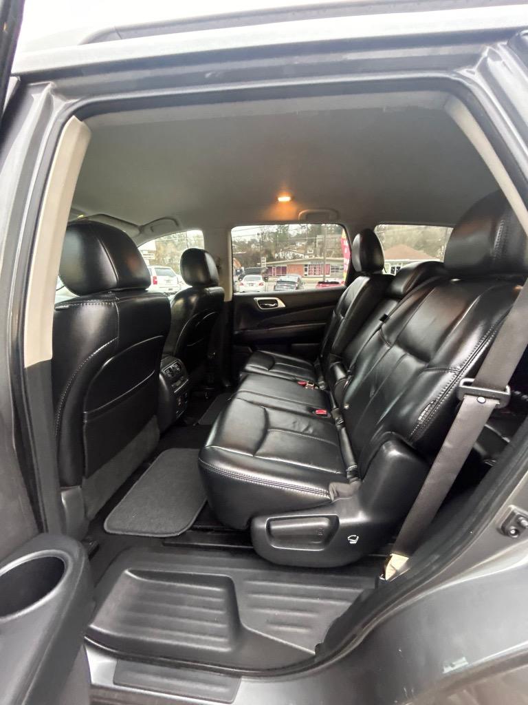 2018 Nissan Pathfinder SL photo