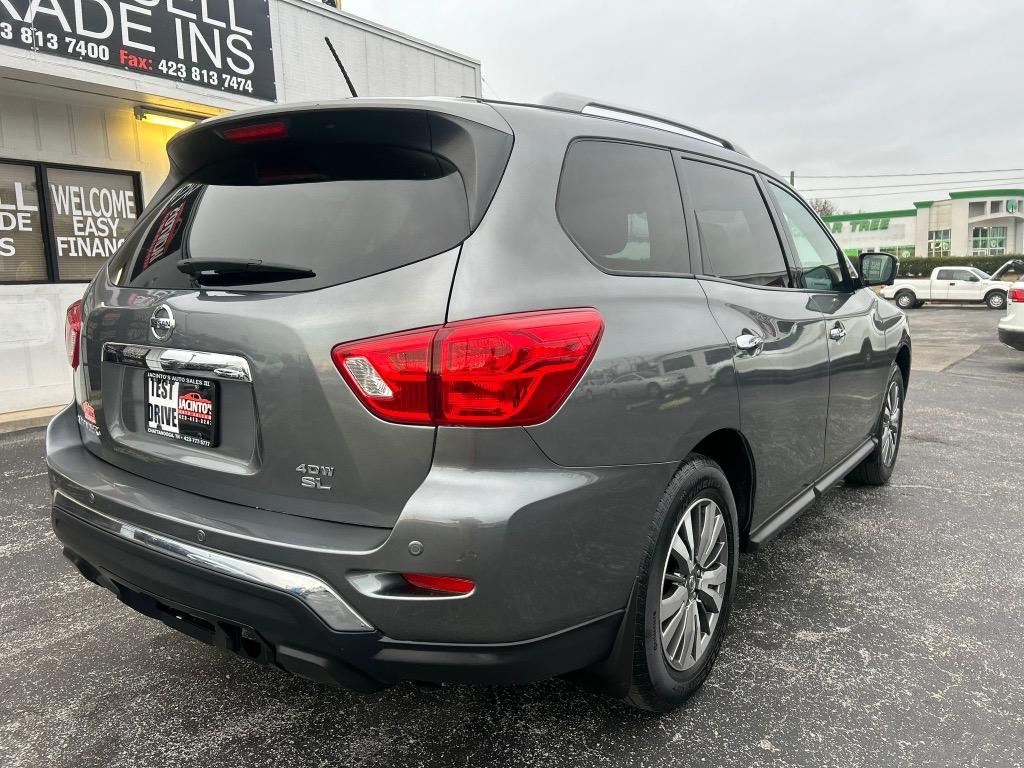 2018 Nissan Pathfinder SL photo