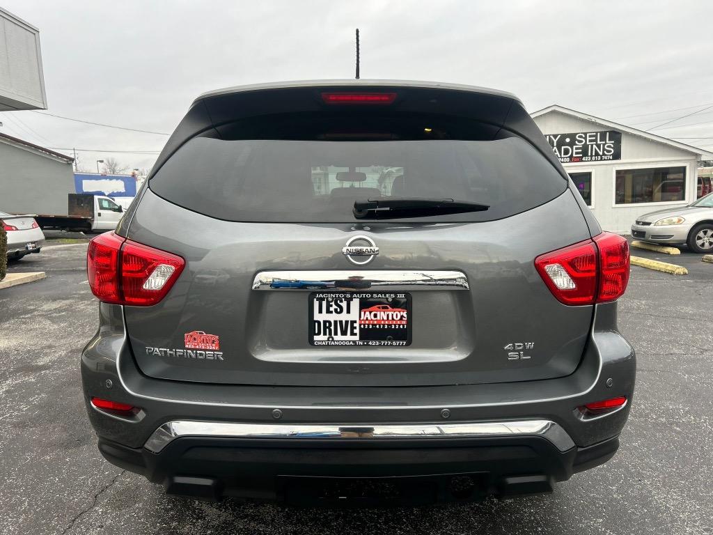2018 Nissan Pathfinder SL photo