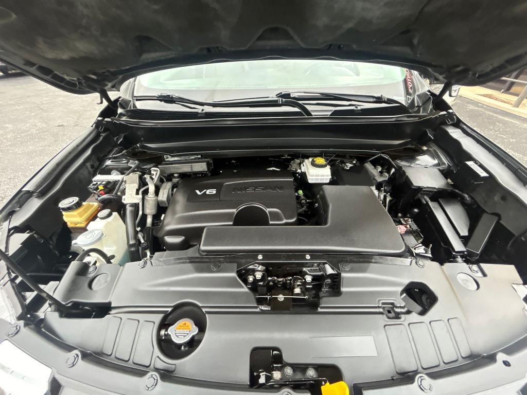 2018 Nissan Pathfinder SL photo