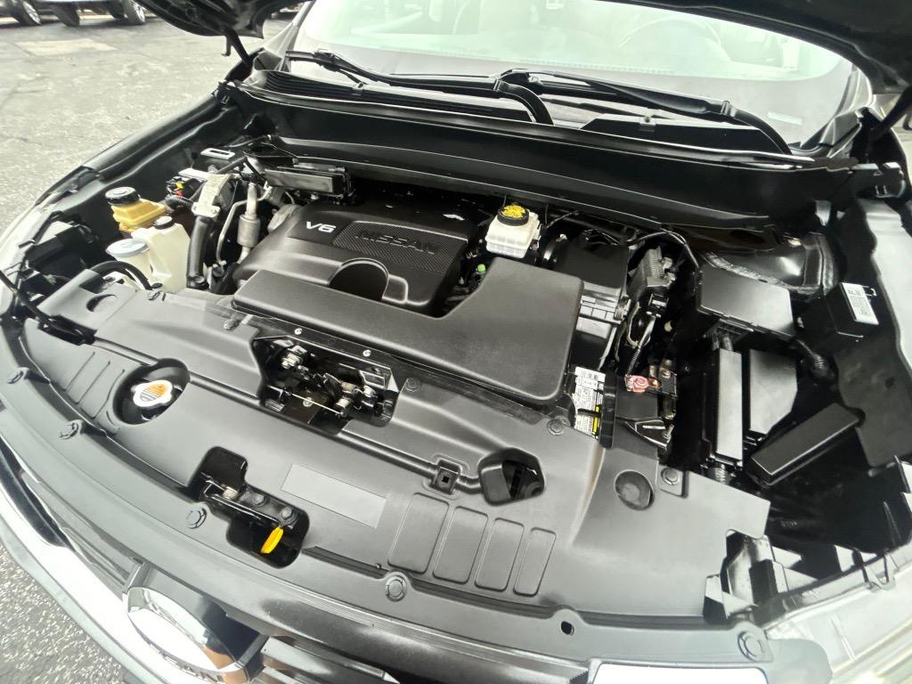 2018 Nissan Pathfinder SL photo