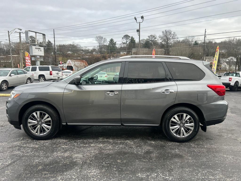 2018 Nissan Pathfinder SL photo