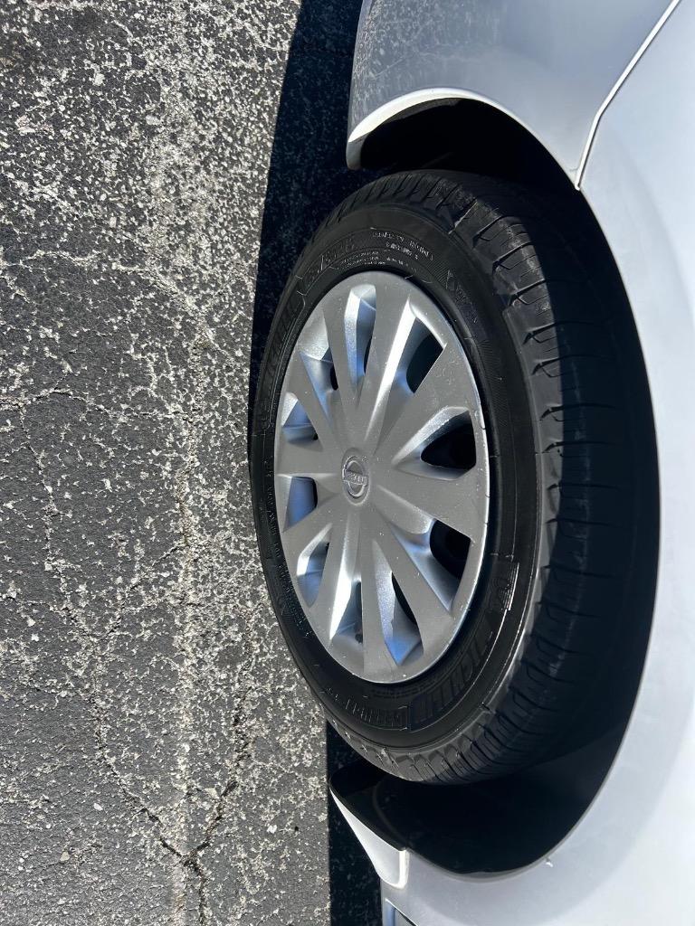 2014 Nissan Versa 1.6 S photo