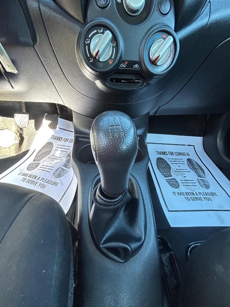 2014 Nissan Versa 1.6 S photo