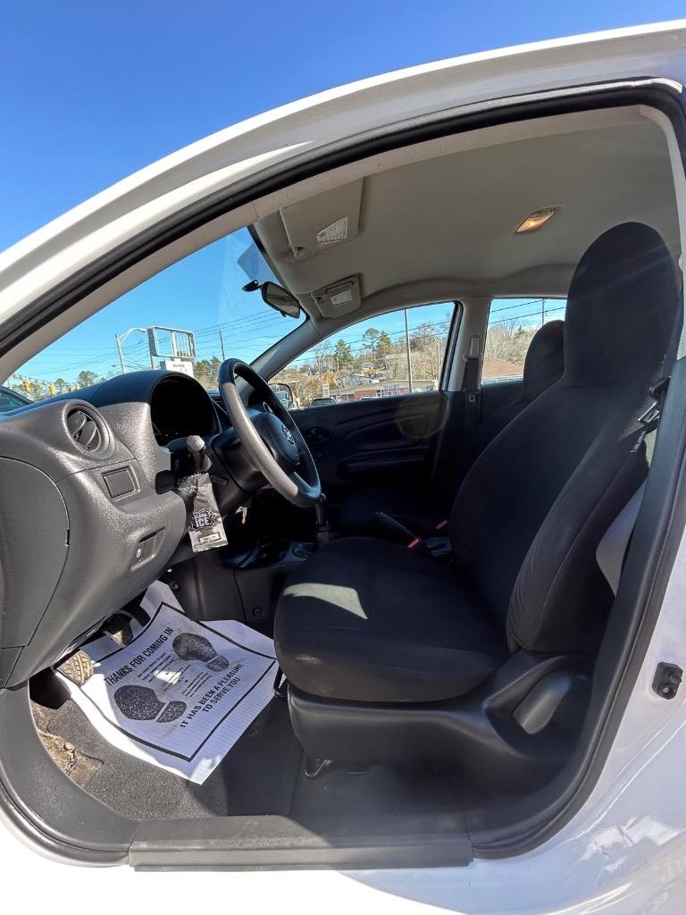 2014 Nissan Versa 1.6 S photo