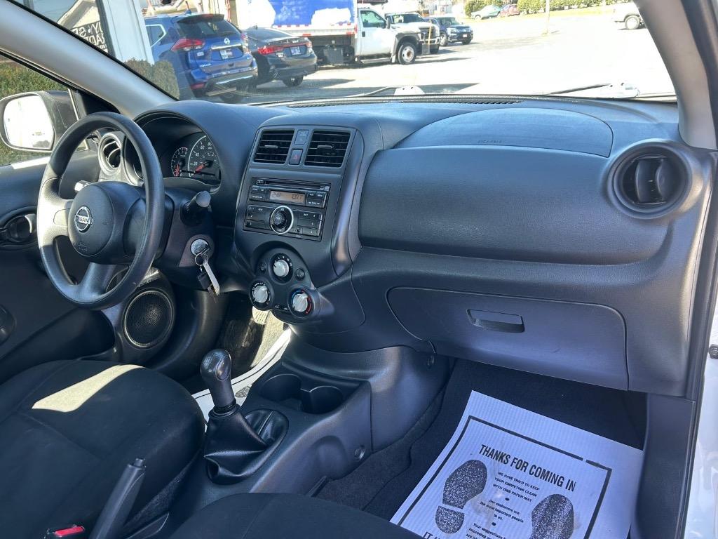 2014 Nissan Versa 1.6 S photo