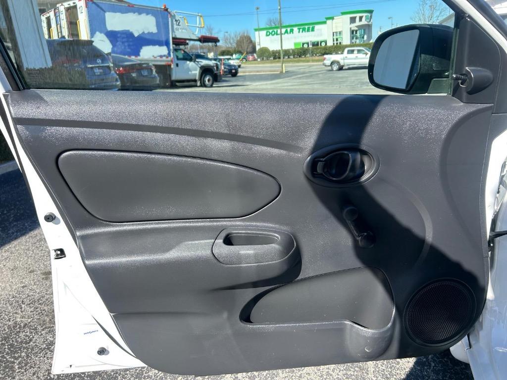 2014 Nissan Versa 1.6 S photo