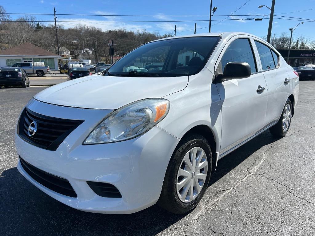 2014 Nissan Versa 1.6 S photo