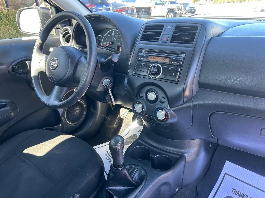 2014 Nissan Versa 1.6 S photo