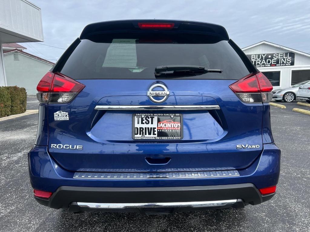 2017 Nissan Rogue SV photo