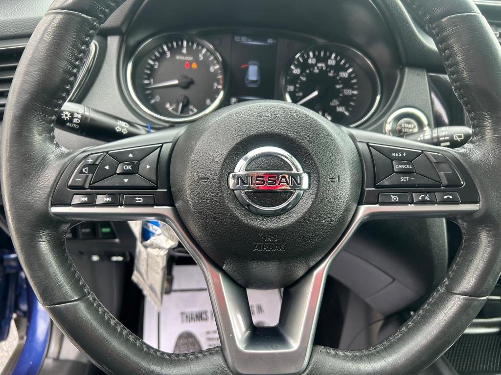2017 Nissan Rogue SV photo