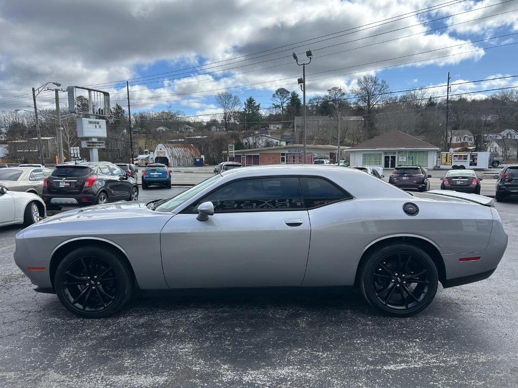 2018 Dodge Challenger SXT photo