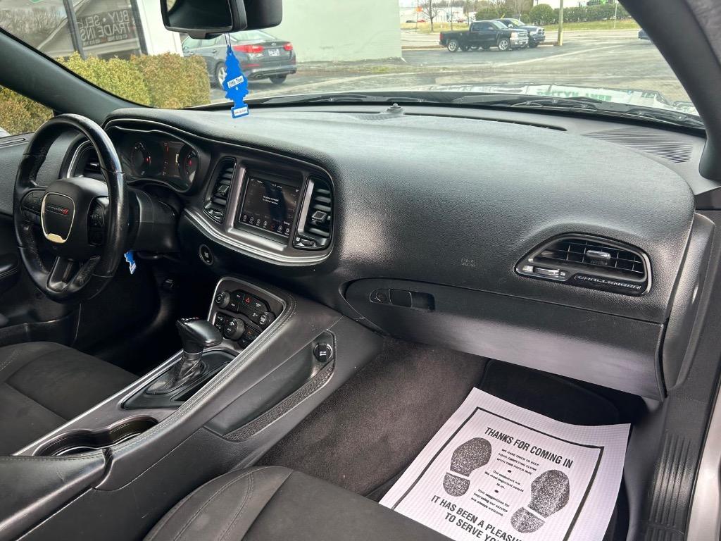 2018 Dodge Challenger SXT photo