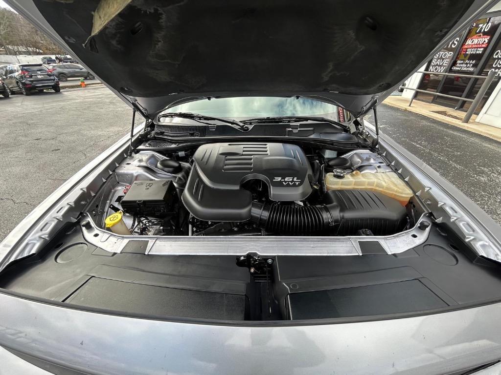 2018 Dodge Challenger SXT photo