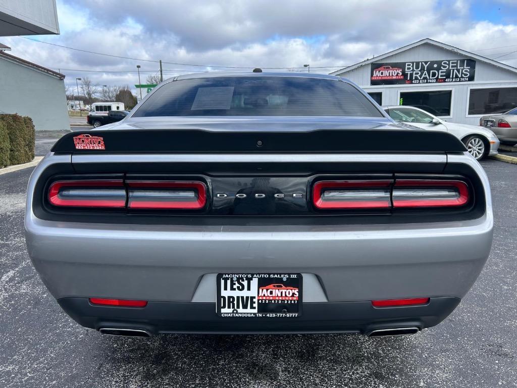 2018 Dodge Challenger SXT photo