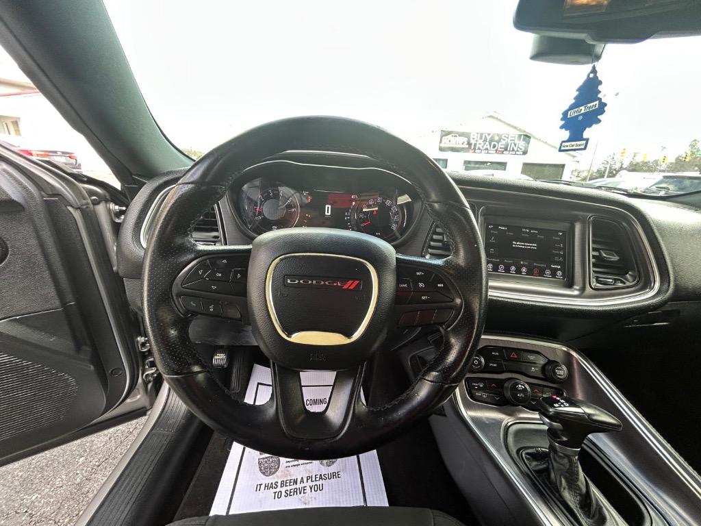 2018 Dodge Challenger SXT photo