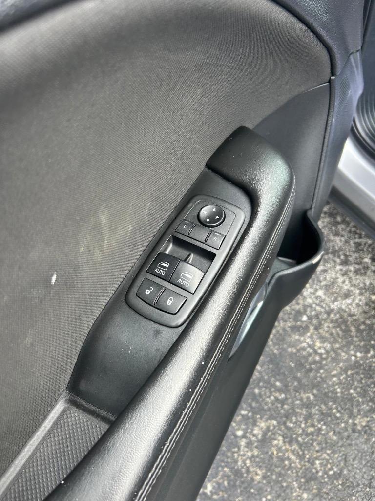 2018 Dodge Challenger SXT photo