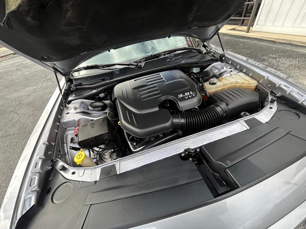 2018 Dodge Challenger SXT photo