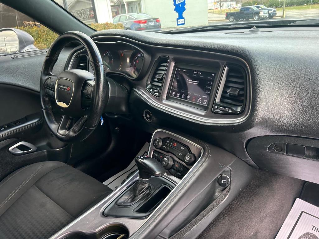 2018 Dodge Challenger SXT photo