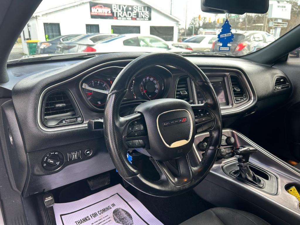 2018 Dodge Challenger SXT photo