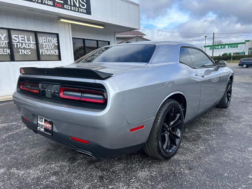 2018 Dodge Challenger SXT photo