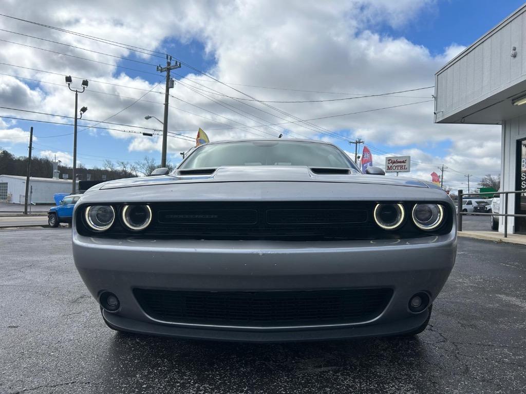 2018 Dodge Challenger SXT photo