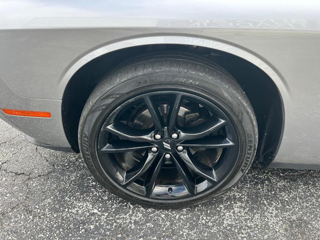 2018 Dodge Challenger SXT photo