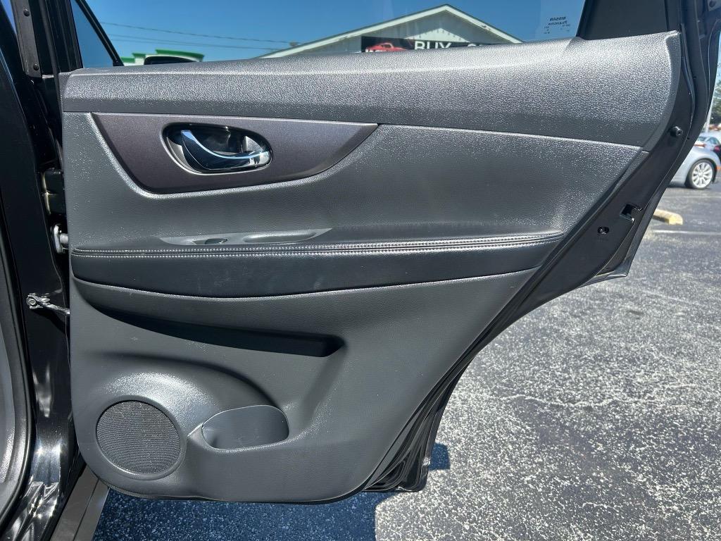 2016 Nissan Rogue S photo