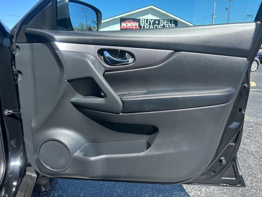 2016 Nissan Rogue S photo