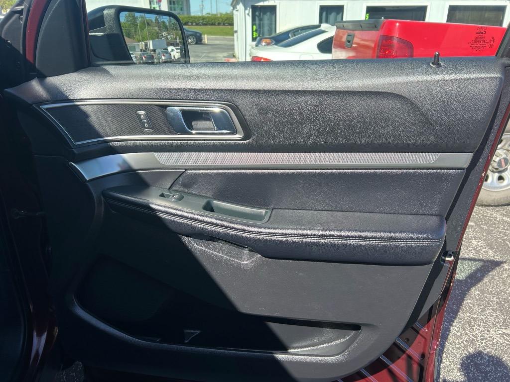 2018 Ford Explorer XLT photo
