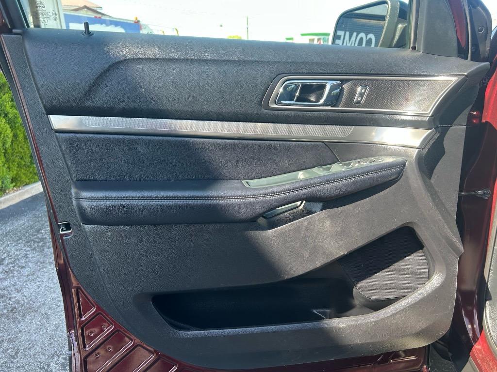 2018 Ford Explorer XLT photo