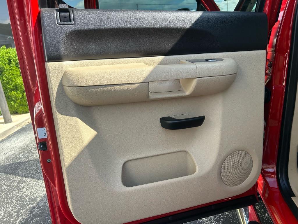 2011 Chevrolet Silverado 1500 LT photo