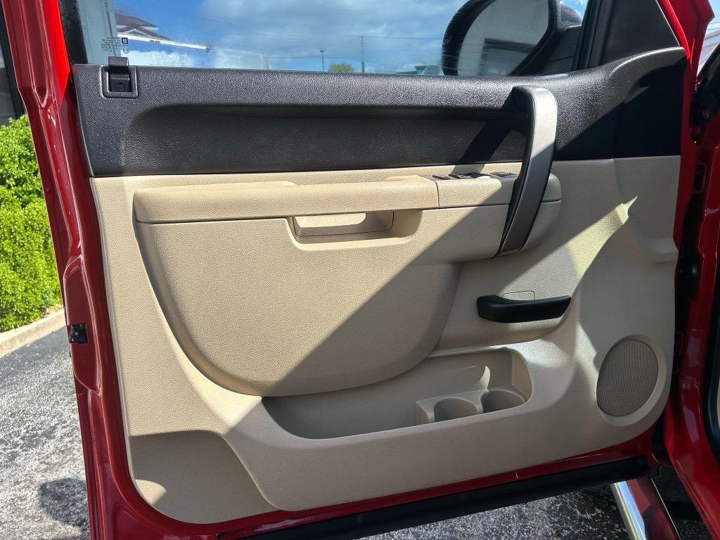 2011 Chevrolet Silverado 1500 LT photo