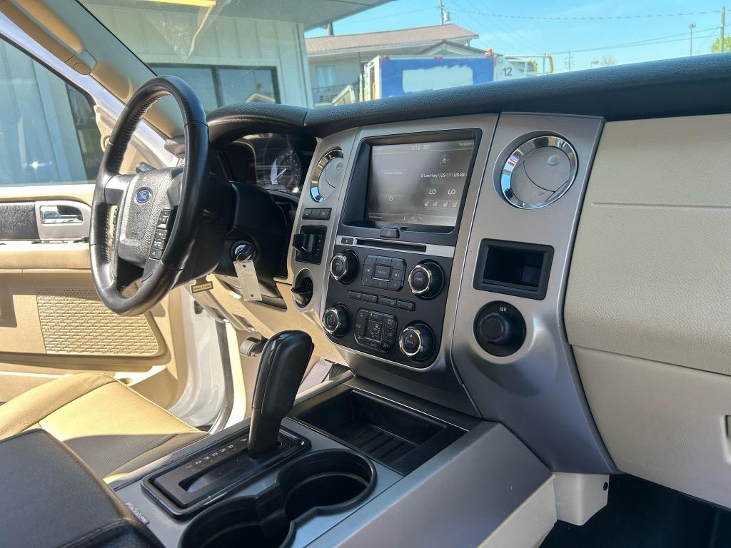 2015 Ford Expedition EL XLT photo